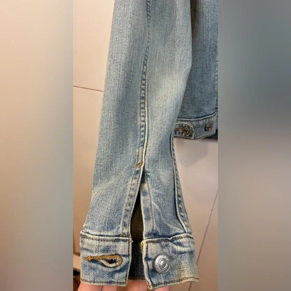 Levi's Light Wash Denim Trucker Jacket Women’s XL Cropped Button Front Classic - Picture 9 of 14